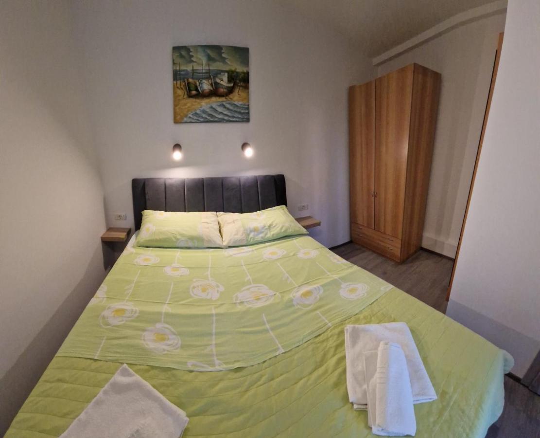 Apartments Vuceric Перой Екстер'єр фото