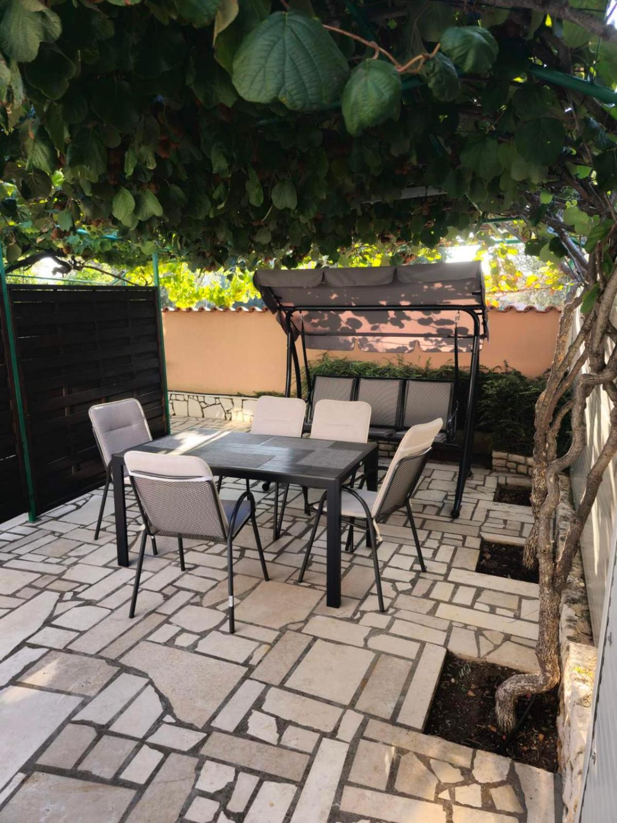 Apartments Vuceric Перой Екстер'єр фото