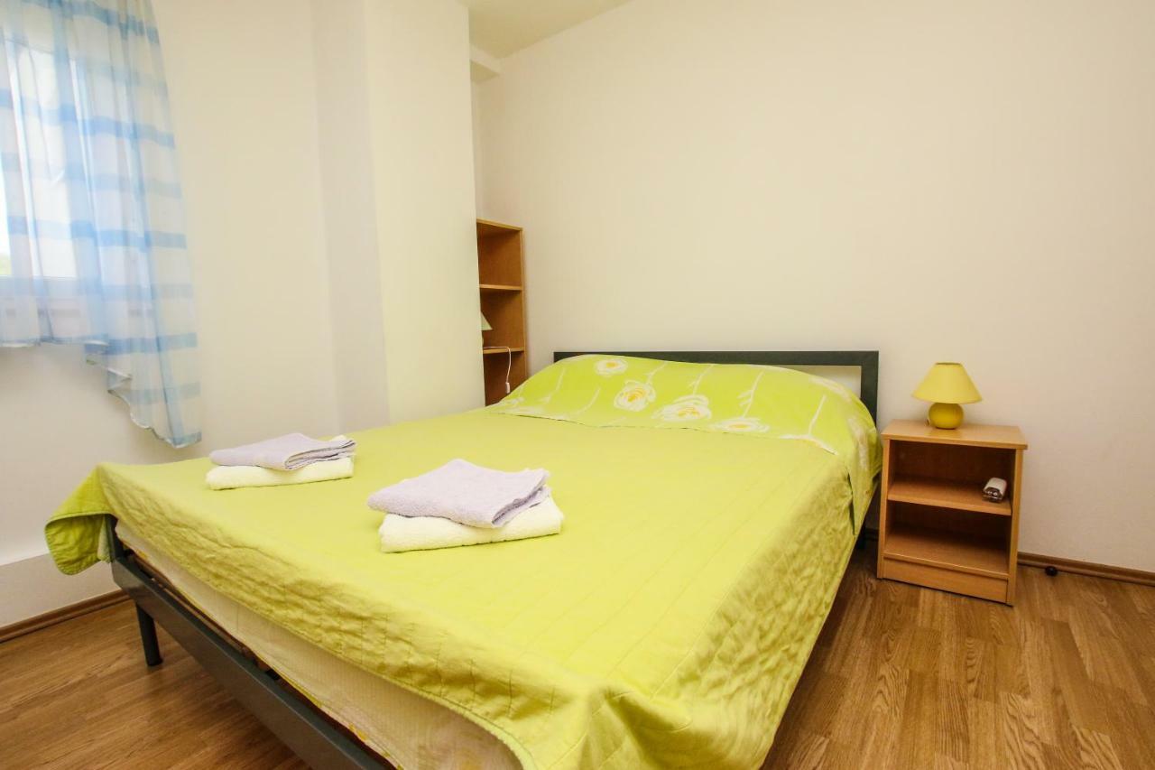 Apartments Vuceric Перой Екстер'єр фото