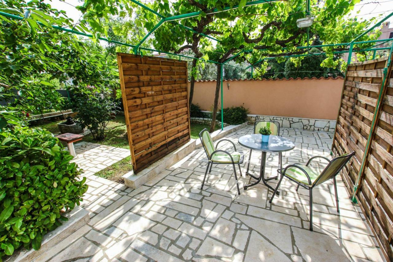 Apartments Vuceric Перой Екстер'єр фото