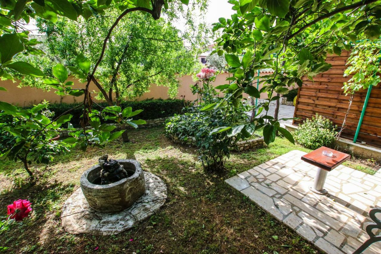 Apartments Vuceric Перой Екстер'єр фото